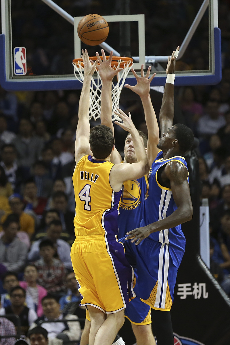 开云app-赛地聚焦：NBA常规赛国际比赛日热度飙升，明尼苏达森林狼单刀错失，更衣室稳定，球队文化再被提及的简单介绍-开云app